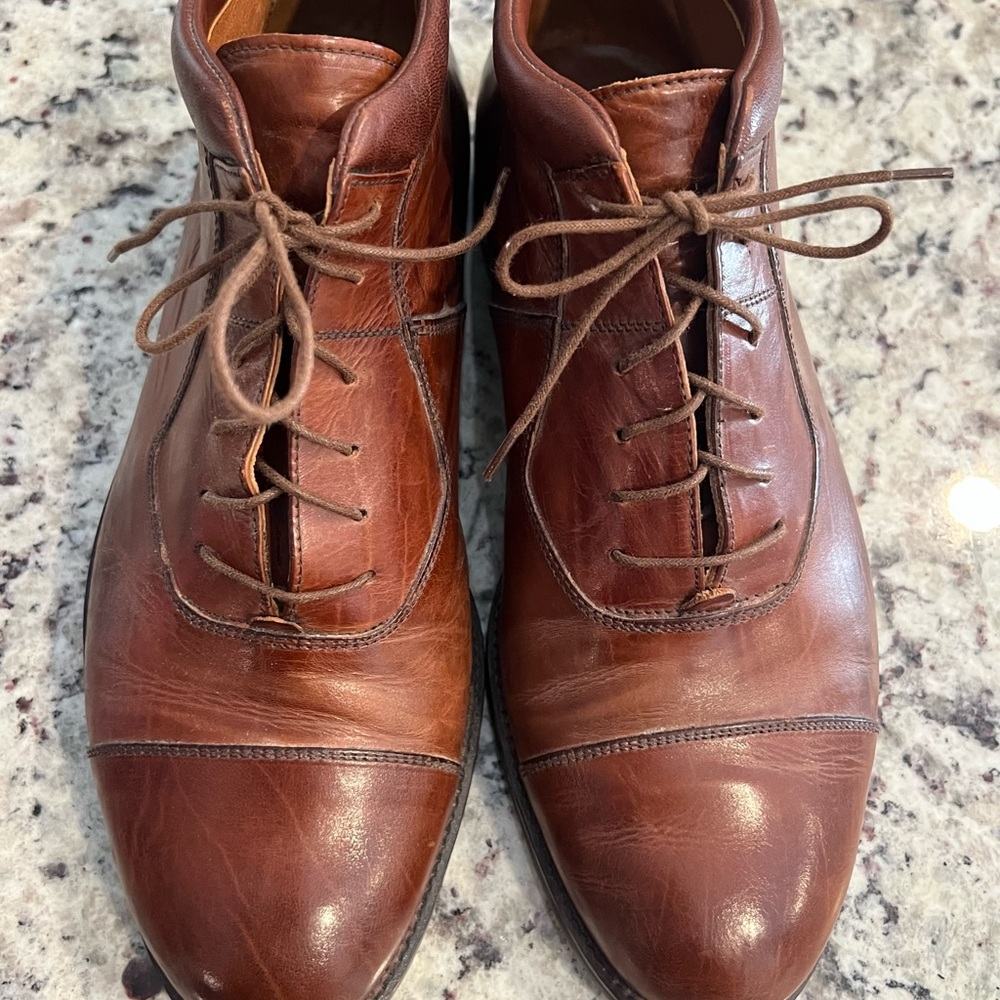 Johnston & Murphy Brown Leather Chukka Boots